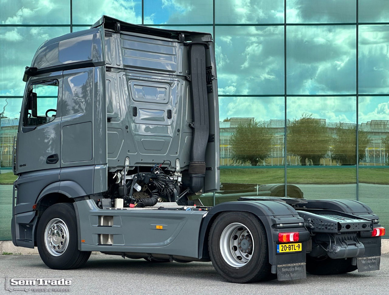 Mercedes-Benz Actros 1945 Only 216.000 KM Full Spoiler Super Condition Holland-Truck - Tractor unit: picture 3 Mercedes-Benz Actros 1945 Only 216.000 KM Full Spoiler Super Condition Holland-Truck - Tractor unit: picture 3