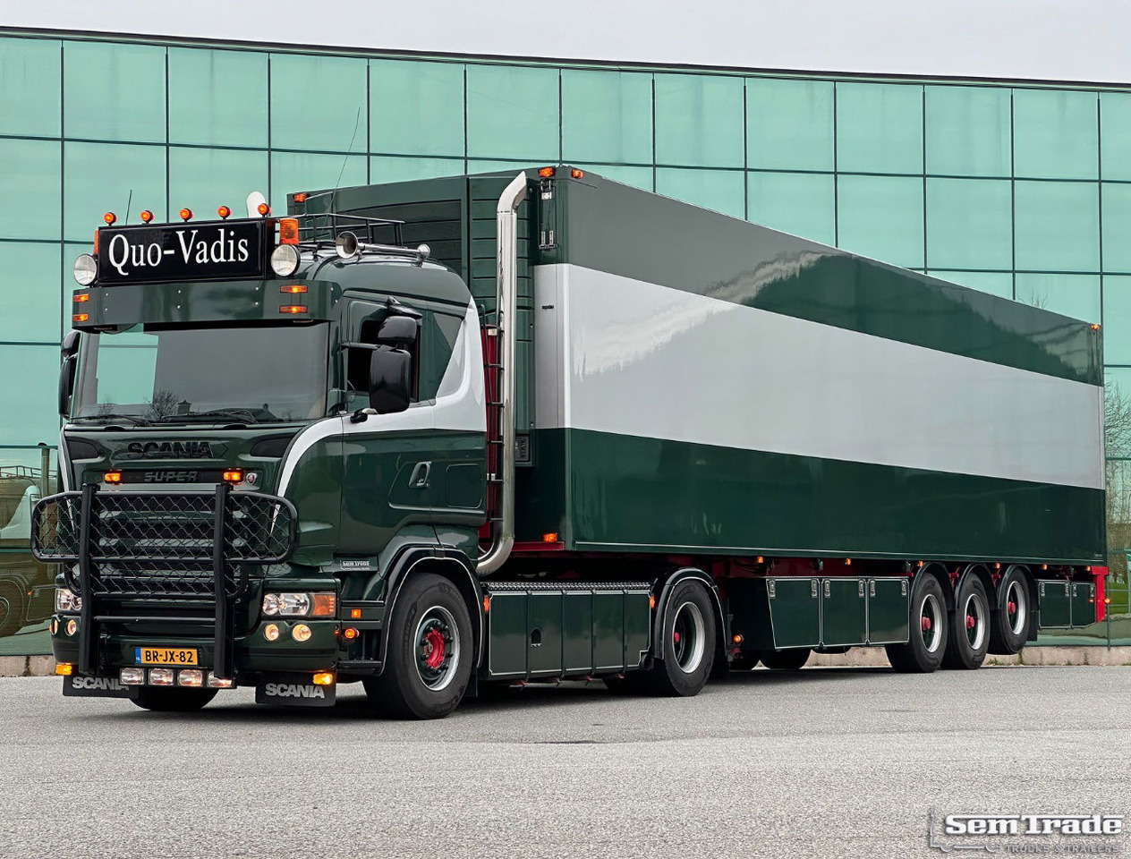 Scania R500 V8 Analogue Tacho 779.000 KM Show Truck Special Interior + Special V - Tractor unit: picture 1 Scania R500 V8 Analogue Tacho 779.000 KM Show Truck Special Interior + Special V - Tractor unit: picture 1
