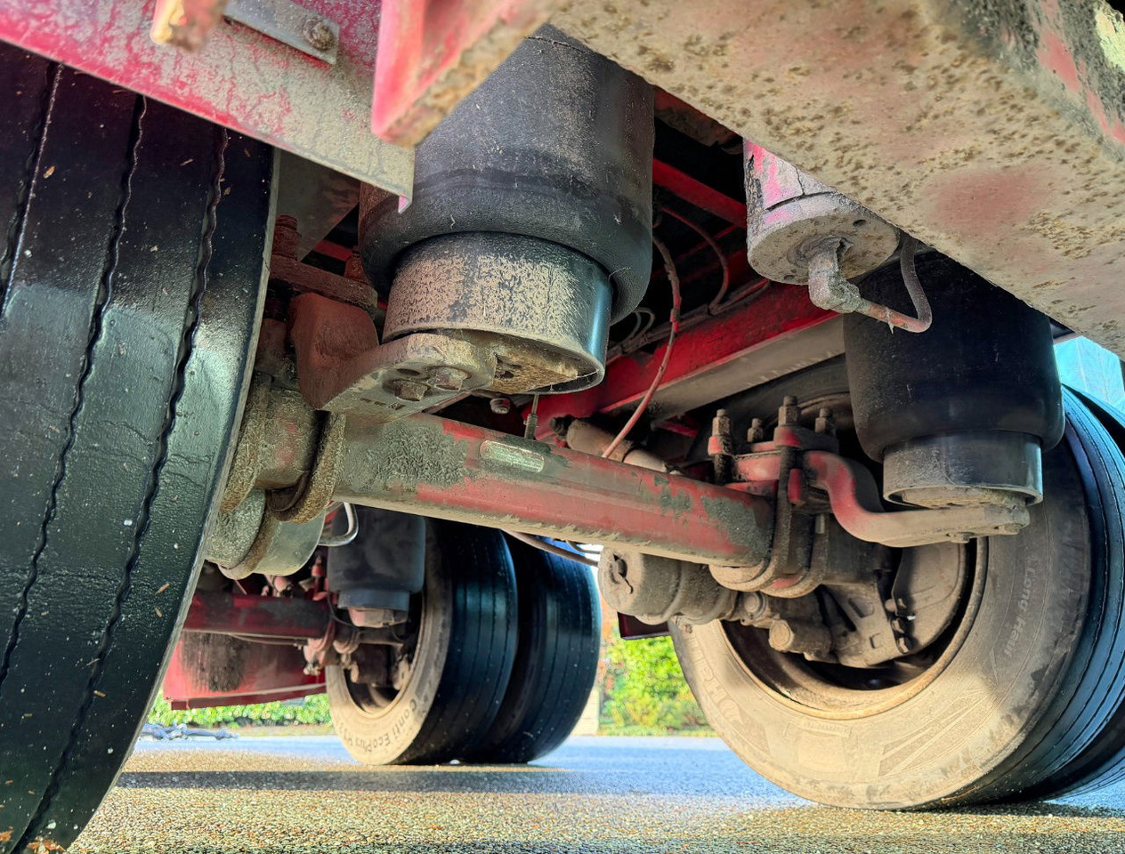 Closed box trailer Trias 812-190 Theo Mulder Isolated BOX Disc Brakes Tail Lift: picture 15 Closed box trailer Trias 812-190 Theo Mulder Isolated BOX Disc Brakes Tail Lift: picture 15