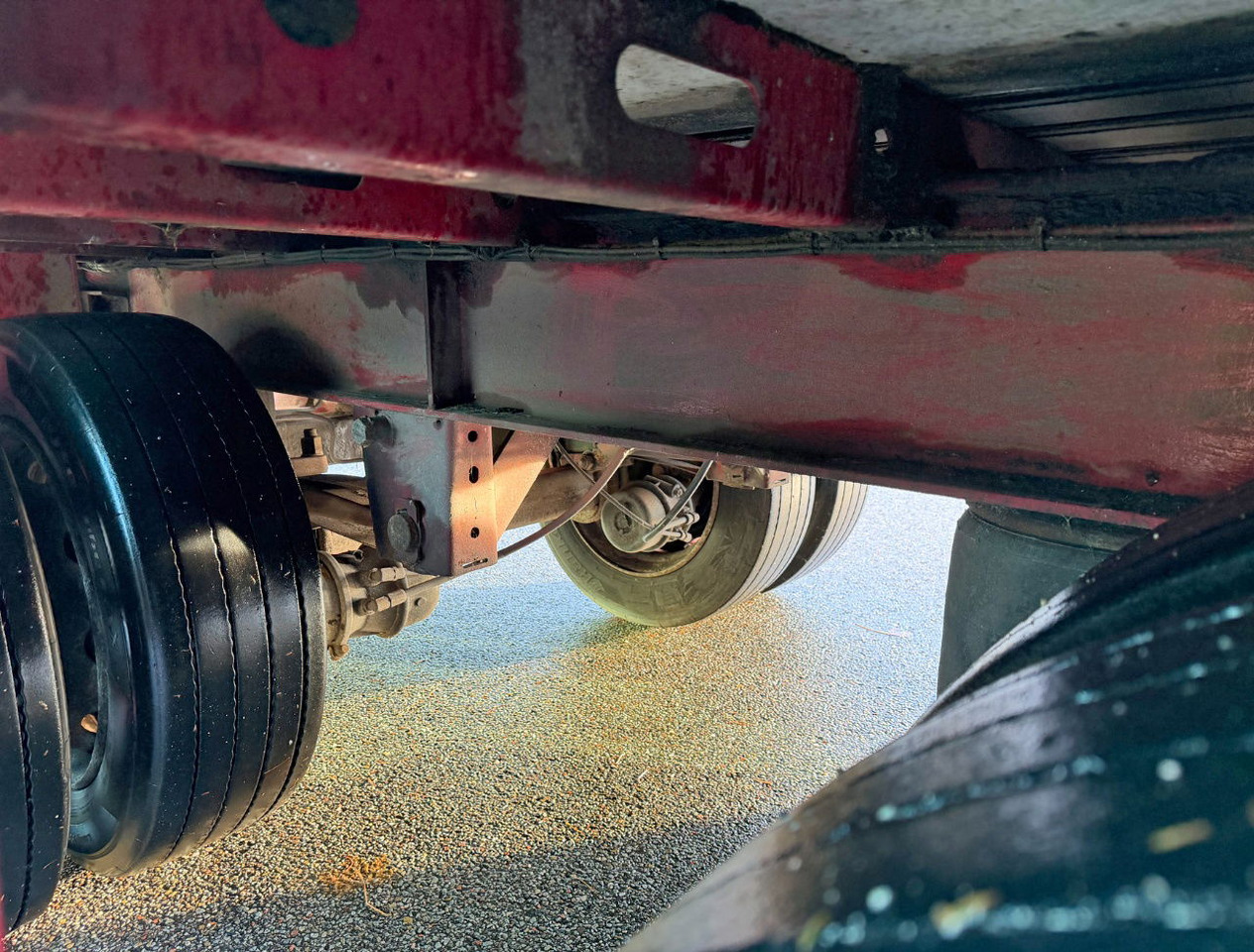 Closed box trailer Trias 812-190 Theo Mulder Isolated BOX Disc Brakes Tail Lift: picture 11 Closed box trailer Trias 812-190 Theo Mulder Isolated BOX Disc Brakes Tail Lift: picture 11