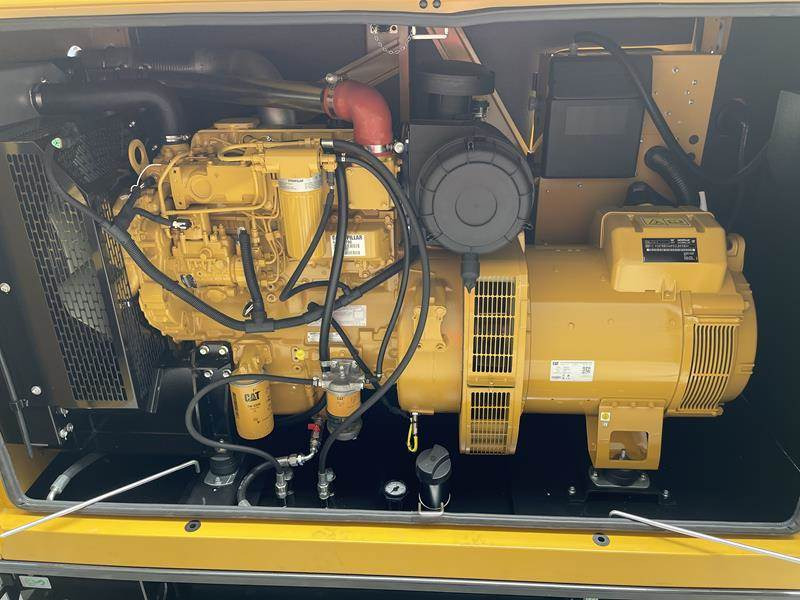 Cat DE 110 E 2 - Generator set: picture 4 Cat DE 110 E 2 - Generator set: picture 4