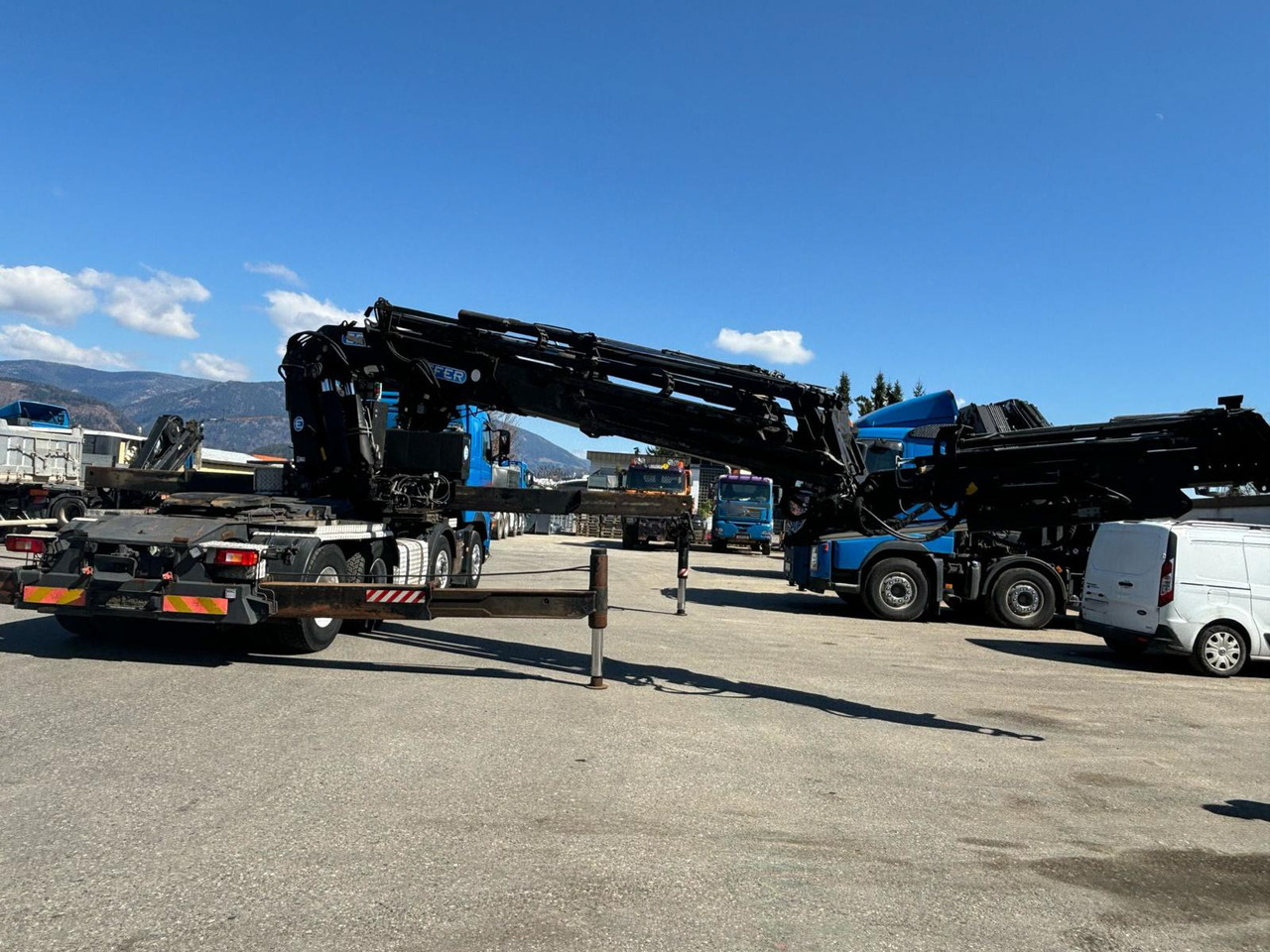 Volvo 520 FH + Effer 1550/8S - Loader crane: picture 3 Volvo 520 FH + Effer 1550/8S - Loader crane: picture 3