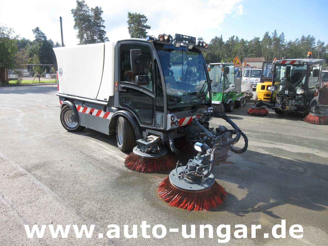 Boschung S3 Kehrmaschine urban sweeper Wildkrautbesen Allradlenkung - Road sweeper: picture 1 Boschung S3 Kehrmaschine urban sweeper Wildkrautbesen Allradlenkung - Road sweeper: picture 1