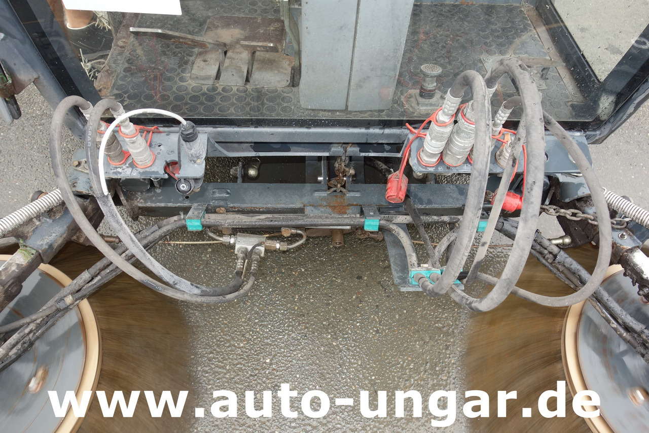 Hako Citymaster CM 1200 - 1250 Bj. 2011 Allrad 4x4 Kehrmaschine Kommunalfahrzeug - Road sweeper: picture 5 Hako Citymaster CM 1200 - 1250 Bj. 2011 Allrad 4x4 Kehrmaschine Kommunalfahrzeug - Road sweeper: picture 5