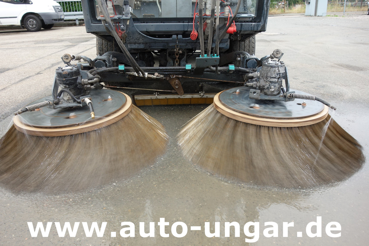 Hako Citymaster CM 1200 - 1250 Bj. 2011 Allrad 4x4 Kehrmaschine Kommunalfahrzeug - Road sweeper: picture 2 Hako Citymaster CM 1200 - 1250 Bj. 2011 Allrad 4x4 Kehrmaschine Kommunalfahrzeug - Road sweeper: picture 2
