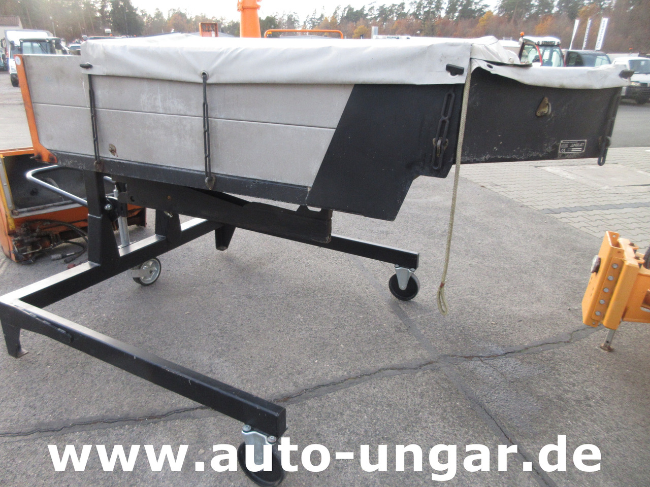 Snow removal vehicle Nilfisk CR 3500 Winterdienst - Paket Schneepflug Streuer Kipper - Pritsche: picture 7 Snow removal vehicle Nilfisk CR 3500 Winterdienst - Paket Schneepflug Streuer Kipper - Pritsche: picture 7