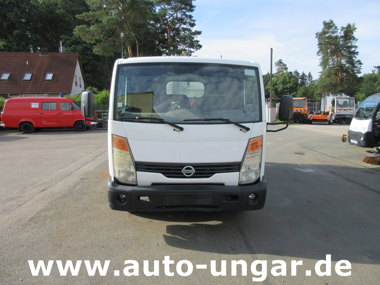 Nissan Cabstar 35.14 Mecagil Lebon Müllwagen BOM Garbage Truck 3.500kg - Garbage truck: picture 2 Nissan Cabstar 35.14 Mecagil Lebon Müllwagen BOM Garbage Truck 3.500kg - Garbage truck: picture 2