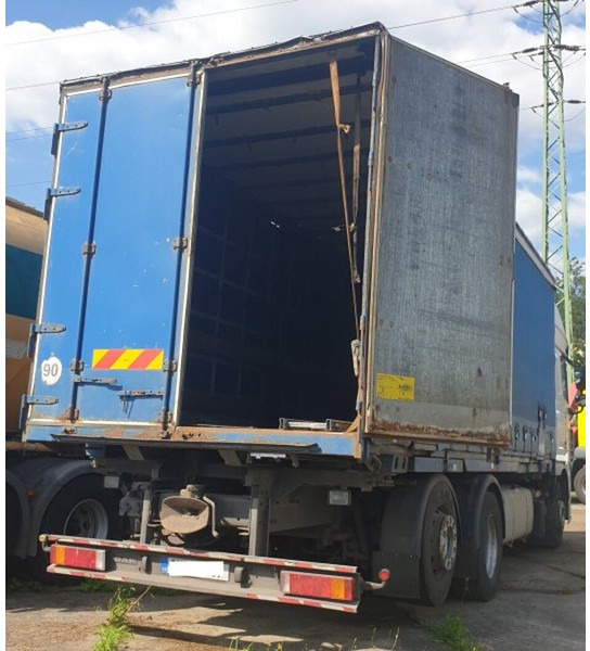 DAF 6x2 FX105.460 BDF 7.2m Kogel retarder automat - Curtainsider truck: picture 3 DAF 6x2 FX105.460 BDF 7.2m Kogel retarder automat - Curtainsider truck: picture 3