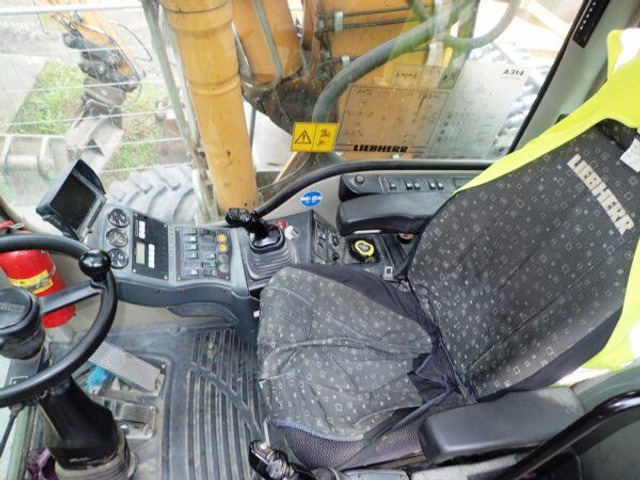 Wheel excavator Liebherr A 314: picture 11