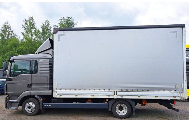 MAN TGL 8.220 (7.5t na 5.8m) air luft miachy - Curtainsider truck: picture 3 MAN TGL 8.220 (7.5t na 5.8m) air luft miachy - Curtainsider truck: picture 3