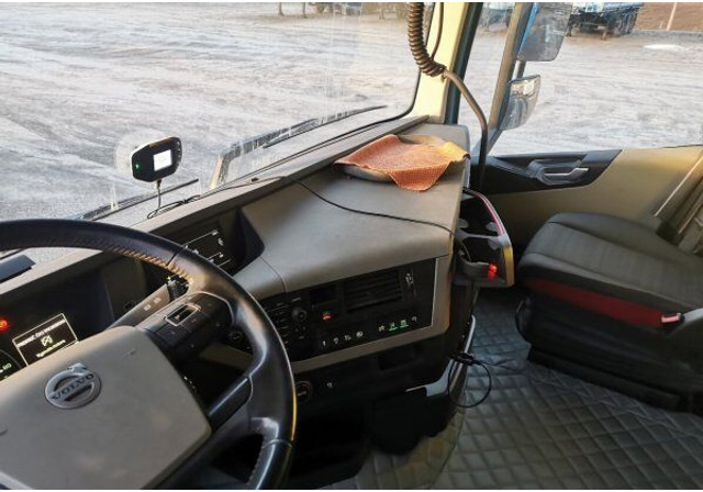 Volvo FH460 - Tractor unit: picture 5 Volvo FH460 - Tractor unit: picture 5
