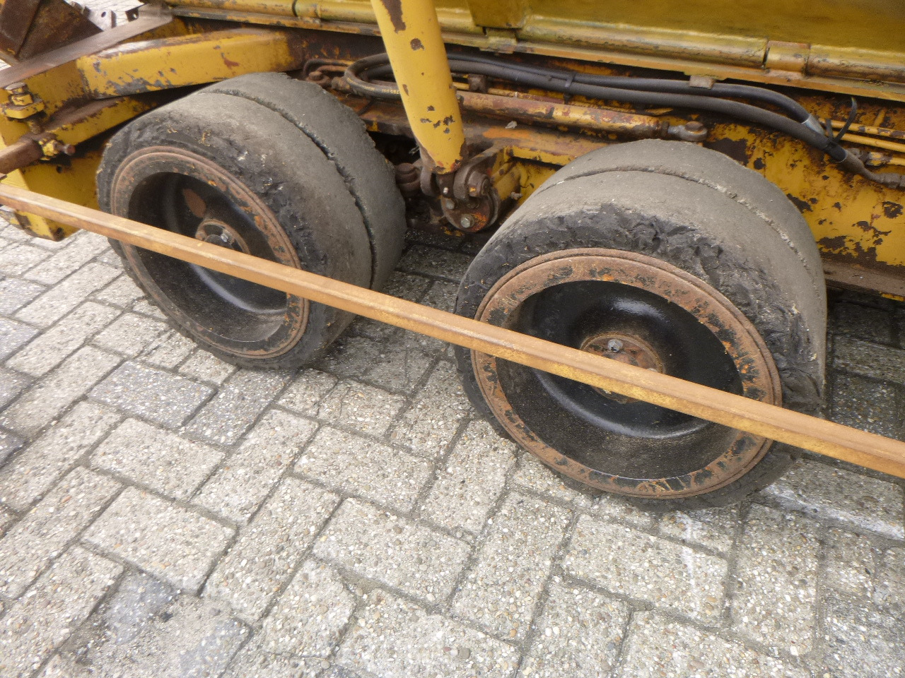 Asphalt paver CATERPILLAR BB730: picture 11 Asphalt paver CATERPILLAR BB730: picture 11