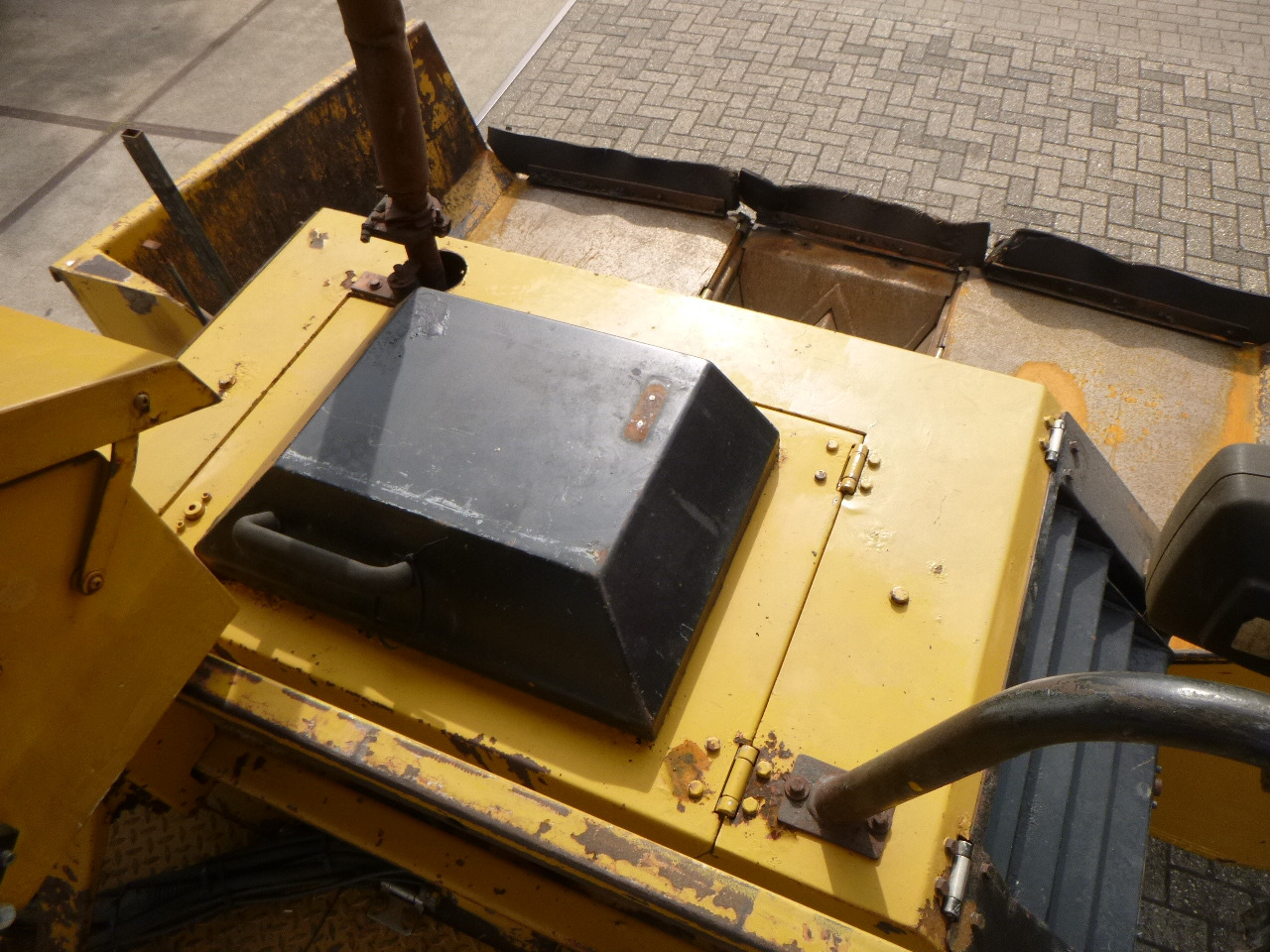 Asphalt paver CATERPILLAR BB730: picture 32 Asphalt paver CATERPILLAR BB730: picture 32