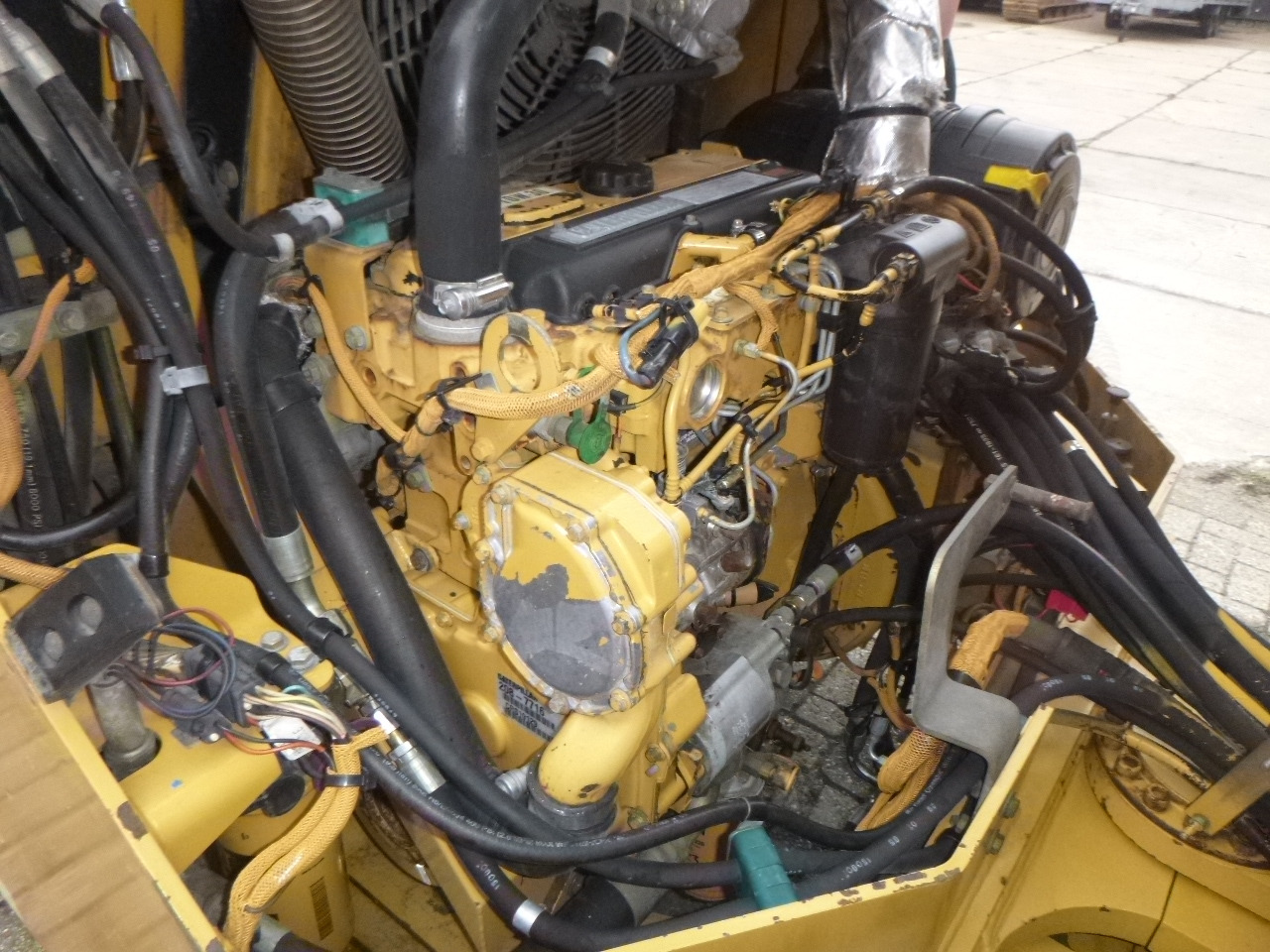 Leasing of CATERPILLAR CB-534D CATERPILLAR CB-534D: picture 32 Leasing of CATERPILLAR CB-534D CATERPILLAR CB-534D: picture 32