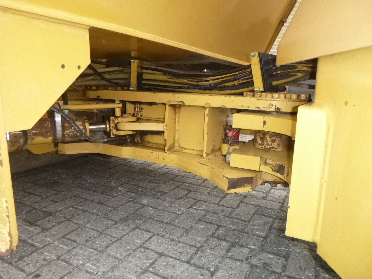 Leasing of CATERPILLAR CB-534D CATERPILLAR CB-534D: picture 18 Leasing of CATERPILLAR CB-534D CATERPILLAR CB-534D: picture 18