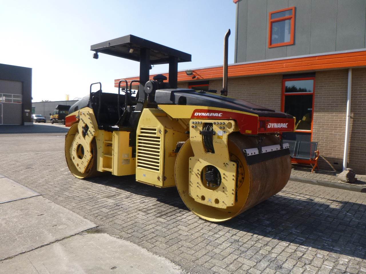 DYNAPAC CC432V - Road roller: picture 2 DYNAPAC CC432V - Road roller: picture 2