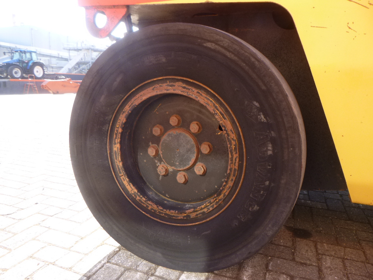 Pneumatic roller DYNAPAC CP215(HITACHI): picture 10 Pneumatic roller DYNAPAC CP215(HITACHI): picture 10