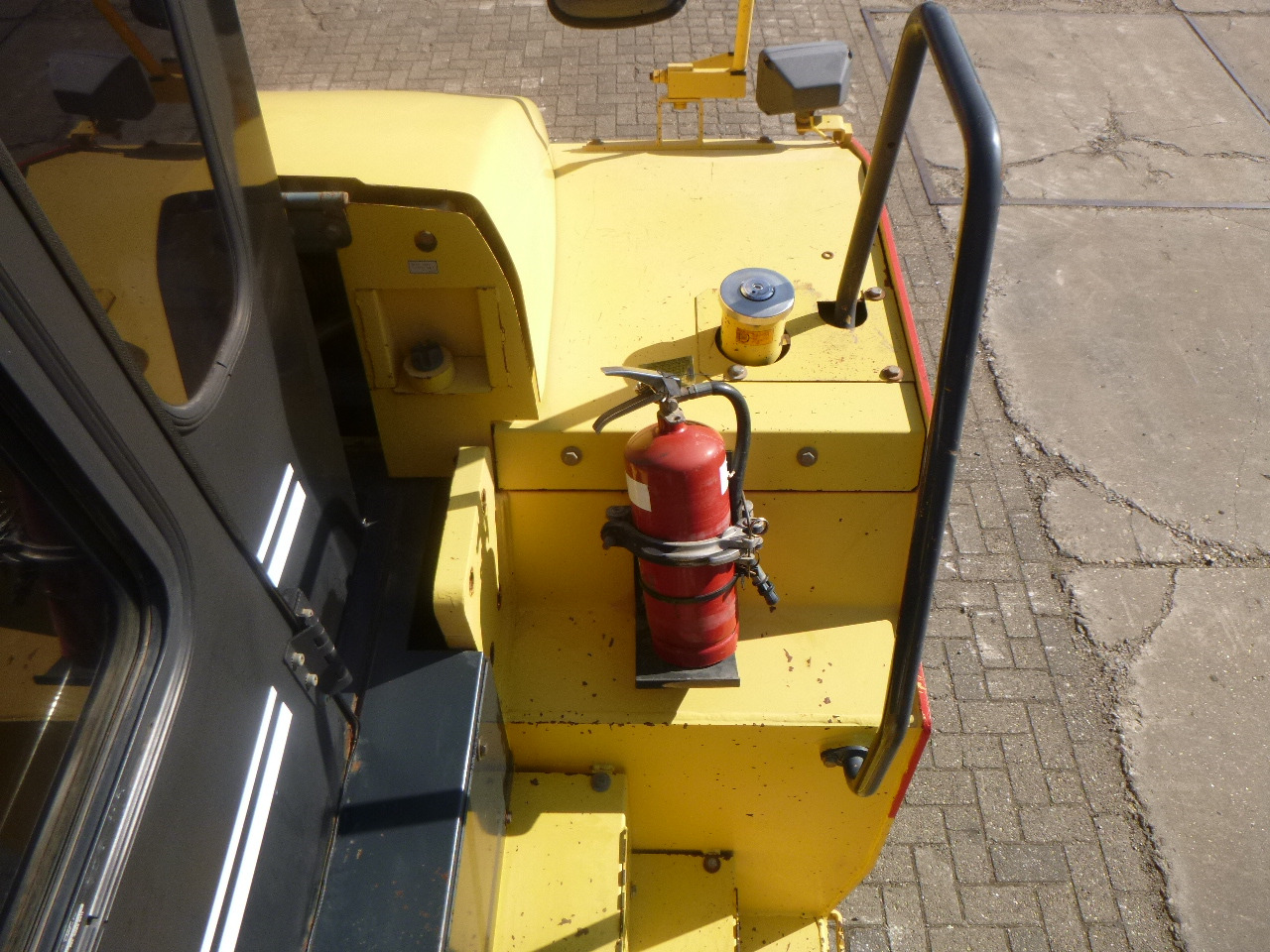 Pneumatic roller DYNAPAC CP215(HITACHI): picture 13 Pneumatic roller DYNAPAC CP215(HITACHI): picture 13