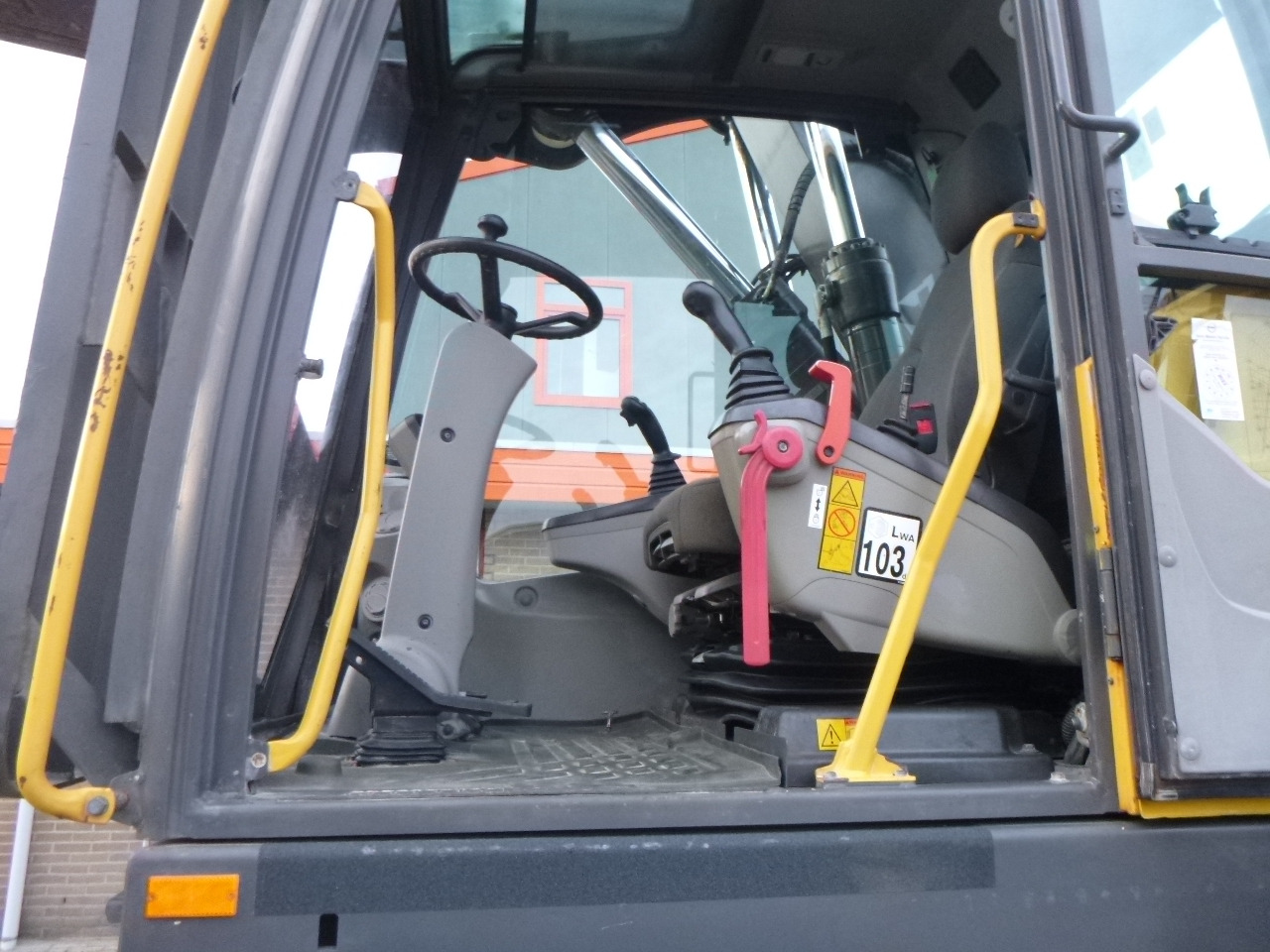 Wheel excavator VOLVO EW210D: picture 39 Wheel excavator VOLVO EW210D: picture 39