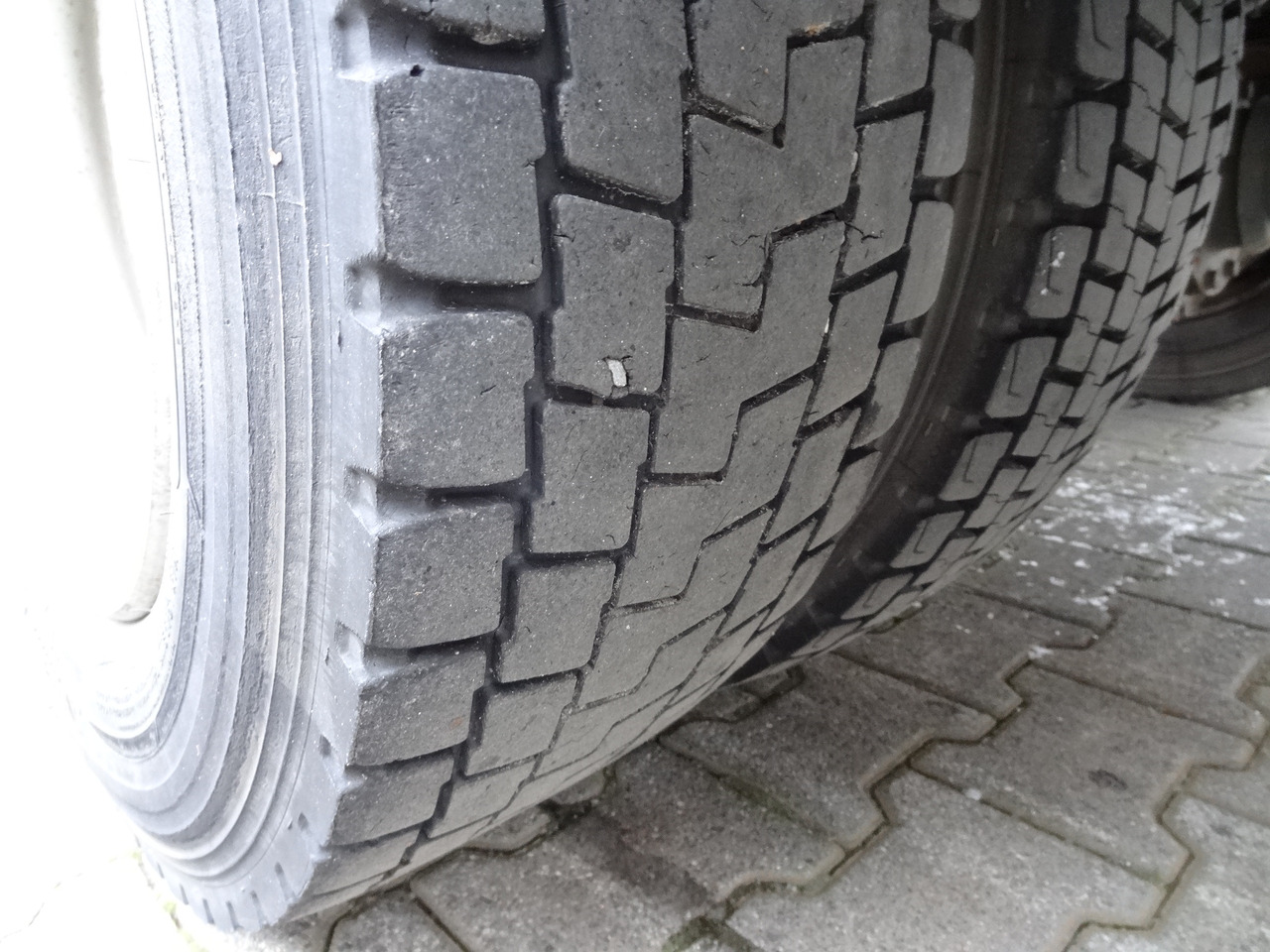 Iveco EuroCargo 120E25 Fassi F38 - Crane truck, Dropside/ Flatbed truck: picture 2 Iveco EuroCargo 120E25 Fassi F38 - Crane truck, Dropside/ Flatbed truck: picture 2