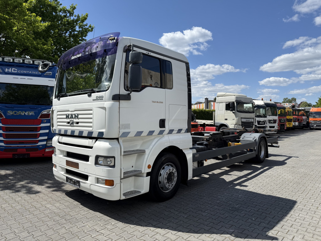 MAN TGA 18.350 4X2 LL Fahrschule - Container transporter/ Swap body truck: picture 1 MAN TGA 18.350 4X2 LL Fahrschule - Container transporter/ Swap body truck: picture 1