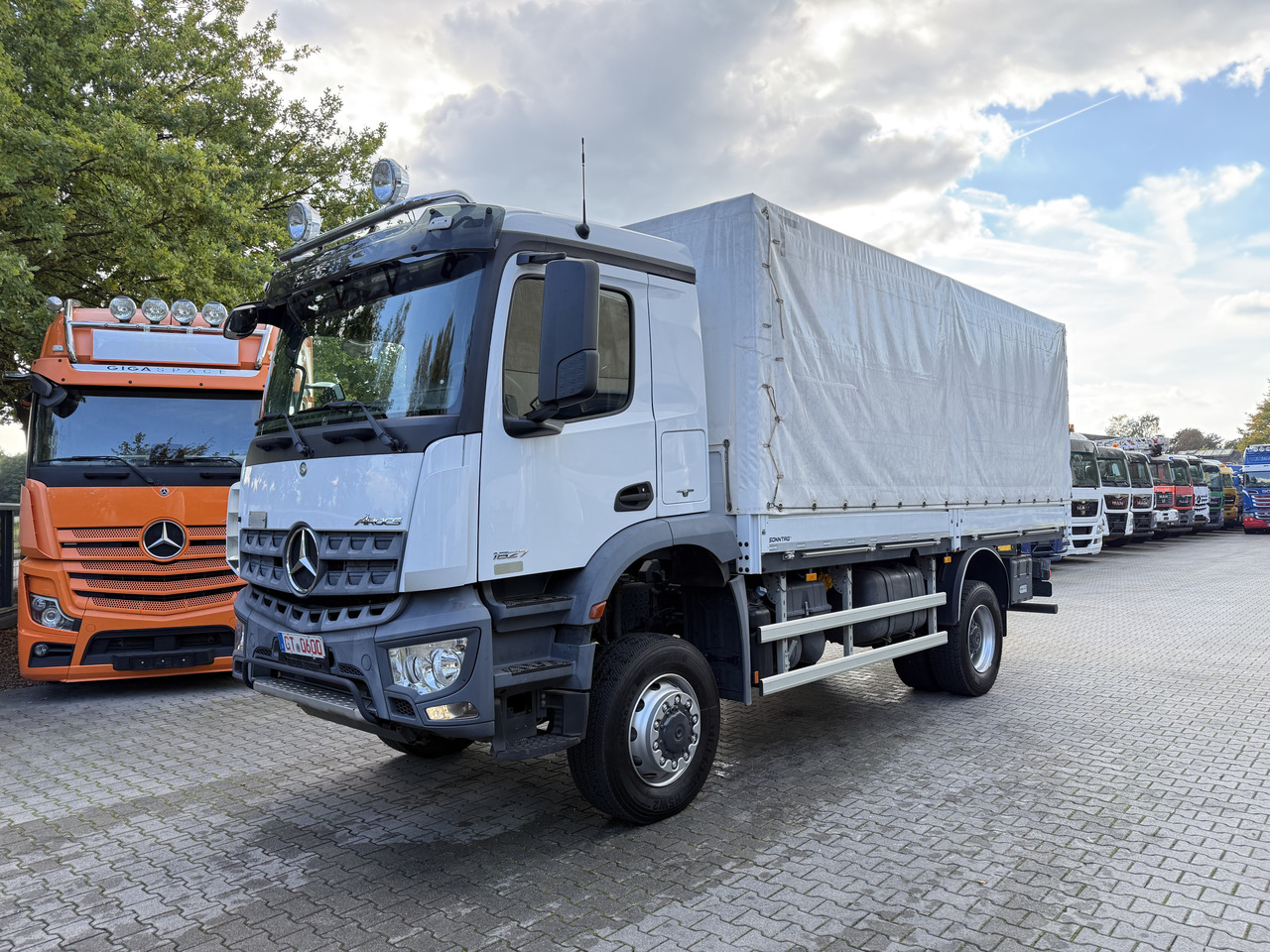 Curtainsider truck Mercedes-Benz Arocs 1827 AK 4X4 Ex-: picture 9