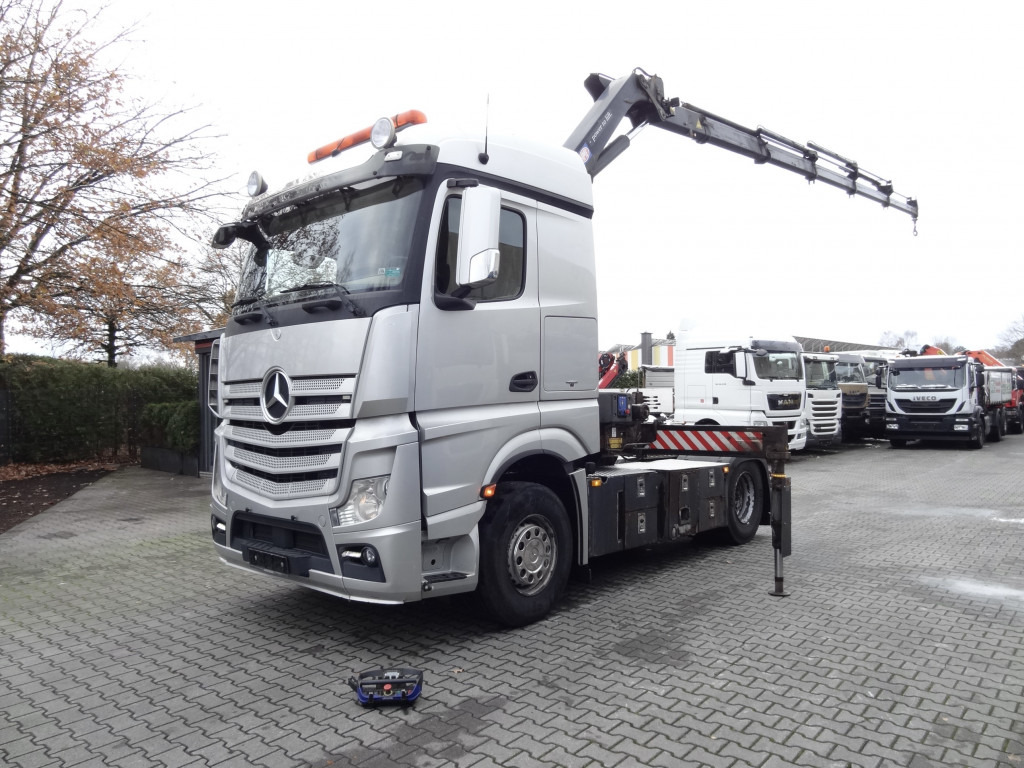 Mercedes-Benz Actros 1842LS Kran HMF 2020 bis 18 Meter - Tractor unit: picture 1 Mercedes-Benz Actros 1842LS Kran HMF 2020 bis 18 Meter - Tractor unit: picture 1