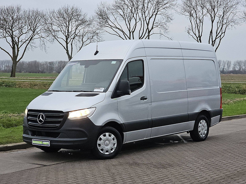 Mercedes-Benz Sprinter 315 L2H2 RWD Mbux - Small van: picture 2 Mercedes-Benz Sprinter 315 L2H2 RWD Mbux - Small van: picture 2