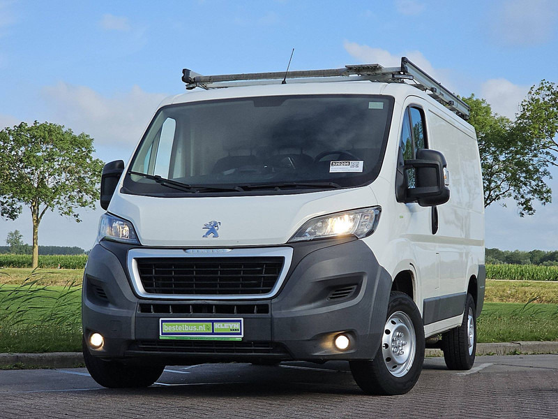 Peugeot Boxer 2.0 - Small van: picture 1 Peugeot Boxer 2.0 - Small van: picture 1