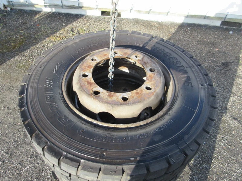 Bridgestone 245/70R 17.5 M+S BRIDGESTONE 4 X ACHTERWIEL STAALWIEL DAF LF 230 EURO 6 - Tire for Truck: picture 2 Bridgestone 245/70R 17.5 M+S BRIDGESTONE 4 X ACHTERWIEL STAALWIEL DAF LF 230 EURO 6 - Tire for Truck: picture 2