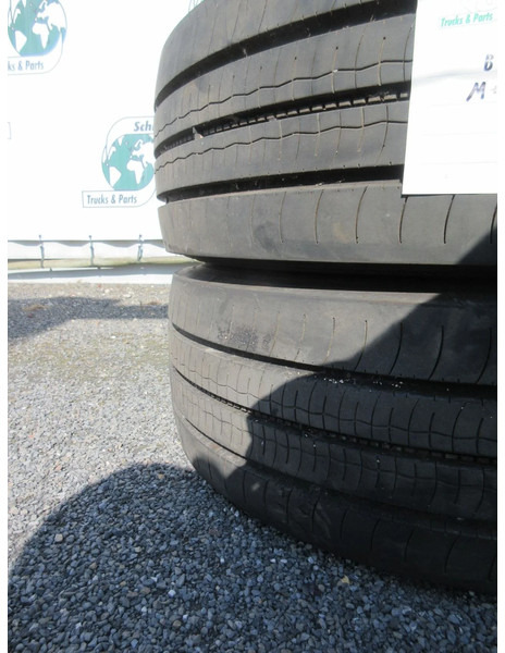 Bridgestone 265/70R 17.5 VOORBAND MET STAAL WIEL 2 X PROFIEL CA 70% M+S - Tire for Truck: picture 4 Bridgestone 265/70R 17.5 VOORBAND MET STAAL WIEL 2 X PROFIEL CA 70% M+S - Tire for Truck: picture 4