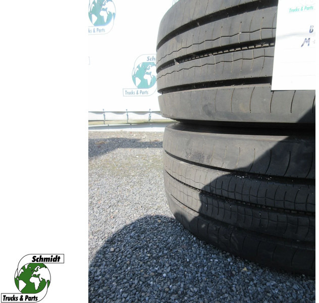 Bridgestone 265/70R 17.5 VOORBAND MET STAAL WIEL 2 X PROFIEL CA 70% M+S - Tire for Truck: picture 1 Bridgestone 265/70R 17.5 VOORBAND MET STAAL WIEL 2 X PROFIEL CA 70% M+S - Tire for Truck: picture 1