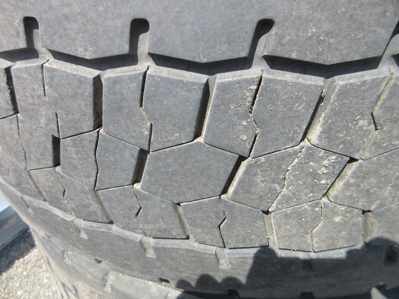 Bridgestone 315/70R22.5 DURAVIS M+S ALCOA WIEL MERCEDES 60% PROFILE - Tire for Truck: picture 3 Bridgestone 315/70R22.5 DURAVIS M+S ALCOA WIEL MERCEDES 60% PROFILE - Tire for Truck: picture 3