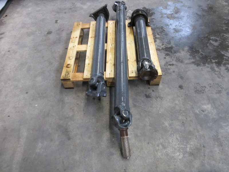 DAF 1700921//1708224 // L1=794/L2=2621/L3=1032 DAF LF 230 EURO 6 MODEL 2020 - Drive shaft for Truck: picture 2 DAF 1700921//1708224 // L1=794/L2=2621/L3=1032 DAF LF 230 EURO 6 MODEL 2020 - Drive shaft for Truck: picture 2