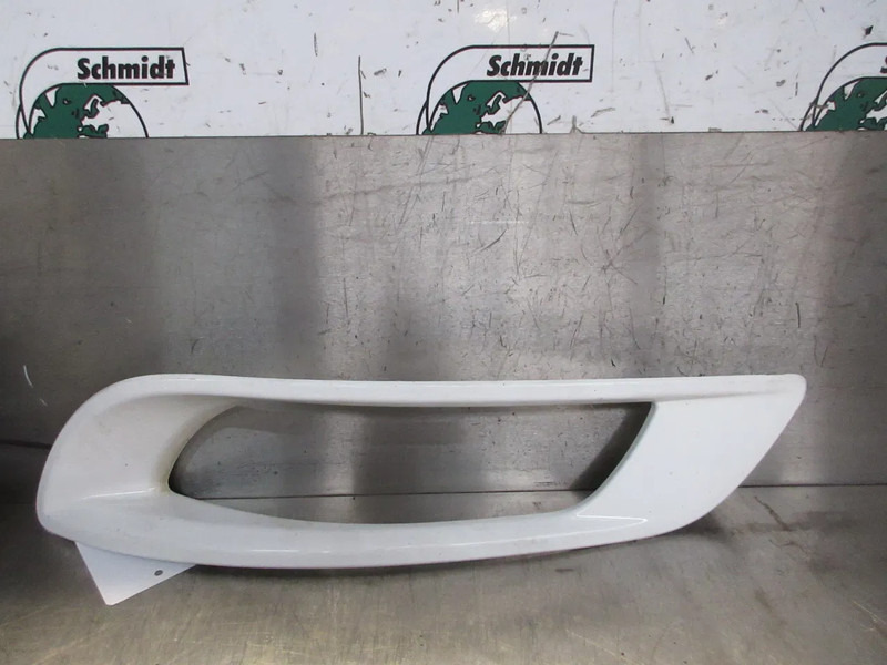 DAF 1880378//1880379 MISTLAMPKAPJE RECHTS EN LINKS DAF XF CF EURO 6 - Bumper for Truck: picture 3 DAF 1880378//1880379 MISTLAMPKAPJE RECHTS EN LINKS DAF XF CF EURO 6 - Bumper for Truck: picture 3