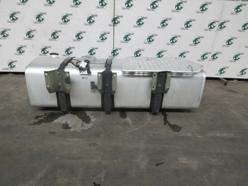 DAF 1944800 DIESELTANK 845 LITER INHOUT DAF XF 480 MODEL 2021 - Fuel tank for Truck: picture 3 DAF 1944800 DIESELTANK 845 LITER INHOUT DAF XF 480 MODEL 2021 - Fuel tank for Truck: picture 3