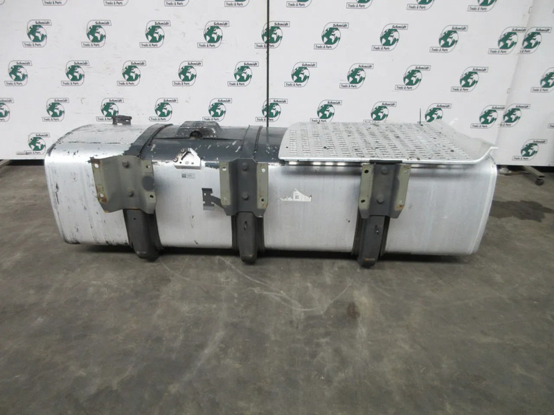 DAF 1944800 DIESELTANK DAF XF 480 EURO 6 845 LITER - Fuel tank for Truck: picture 3 DAF 1944800 DIESELTANK DAF XF 480 EURO 6 845 LITER - Fuel tank for Truck: picture 3