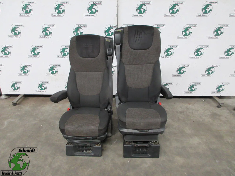 DAF 2104652//2105712// STOELEN SET DAF XF CF EURO 6 RECHTS EN LINKS - Seat for Truck: picture 1 DAF 2104652//2105712// STOELEN SET DAF XF CF EURO 6 RECHTS EN LINKS - Seat for Truck: picture 1