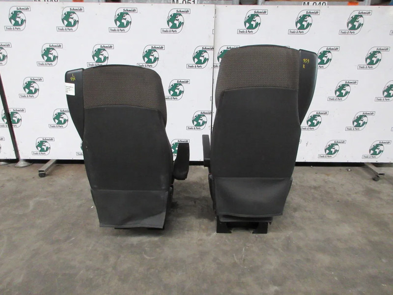 DAF 2104652//2105712// STOELEN SET DAF XF CF EURO 6 RECHTS EN LINKS - Seat for Truck: picture 3 DAF 2104652//2105712// STOELEN SET DAF XF CF EURO 6 RECHTS EN LINKS - Seat for Truck: picture 3