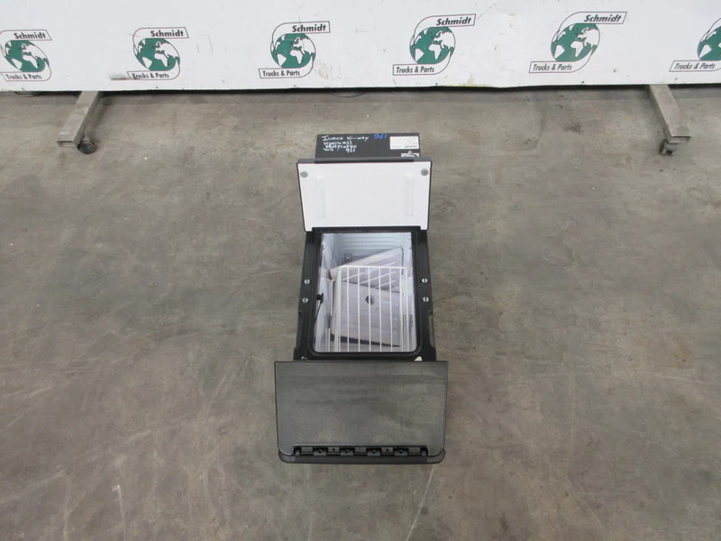 Iveco 5801710340 INDELB KOELKAST IVECO HI WAY EURO 6 MODEL 2018 - Electrical system for Truck: picture 3 Iveco 5801710340 INDELB KOELKAST IVECO HI WAY EURO 6 MODEL 2018 - Electrical system for Truck: picture 3