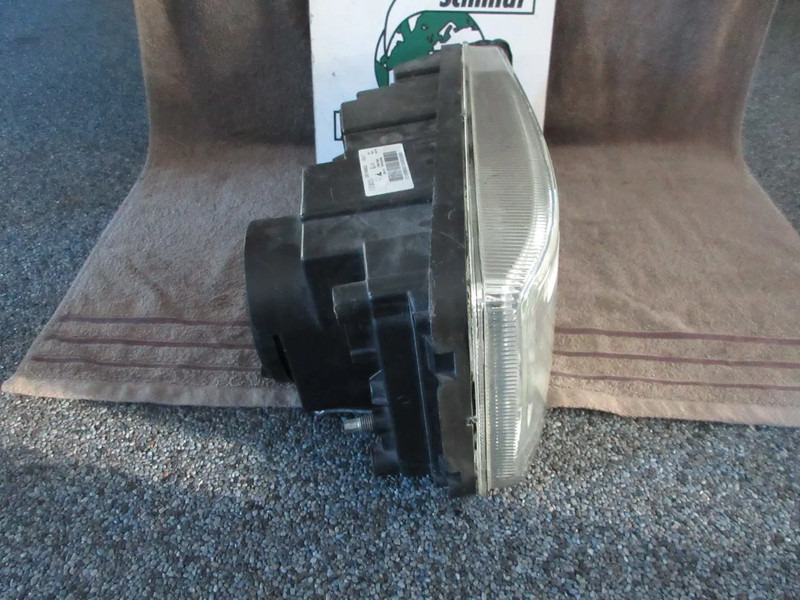 Iveco 5801898825 KOPLAMP HI WAY EURO 6 RECHTS KANT - Headlight for Truck: picture 2 Iveco 5801898825 KOPLAMP HI WAY EURO 6 RECHTS KANT - Headlight for Truck: picture 2