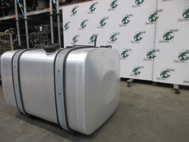 MAN 81.12201-5918 // 370 LITER MAN TGX 18.500 EURO 6 MODEL 2020 - Fuel tank for Truck: picture 3 MAN 81.12201-5918 // 370 LITER MAN TGX 18.500 EURO 6 MODEL 2020 - Fuel tank for Truck: picture 3