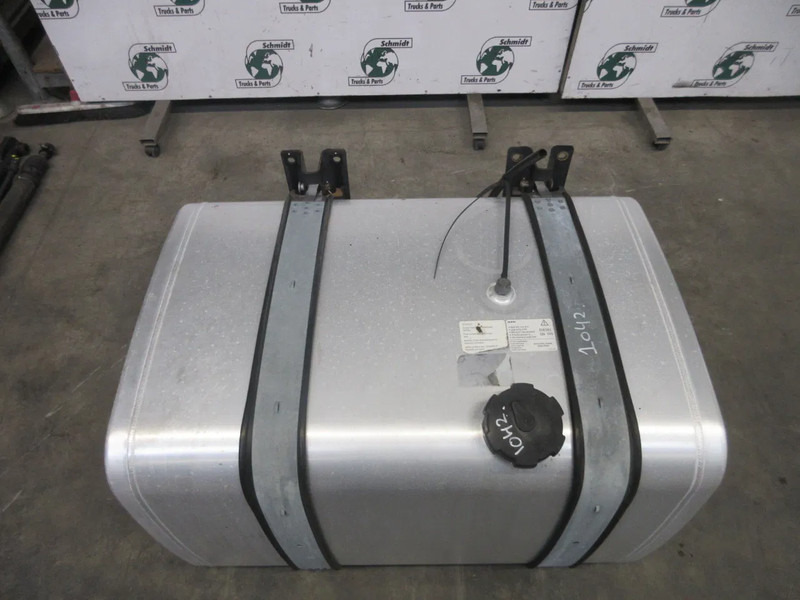 MAN 81.12201-5918 // 370 LITER MAN TGX 18.500 EURO 6 MODEL 2020 - Fuel tank for Truck: picture 4 MAN 81.12201-5918 // 370 LITER MAN TGX 18.500 EURO 6 MODEL 2020 - Fuel tank for Truck: picture 4