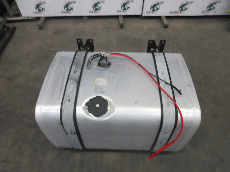 MAN 81.12201-6407 // 400 LITER MAN 26.320 EURO 6 MODEL 2016 - Fuel tank for Truck: picture 4 MAN 81.12201-6407 // 400 LITER MAN 26.320 EURO 6 MODEL 2016 - Fuel tank for Truck: picture 4