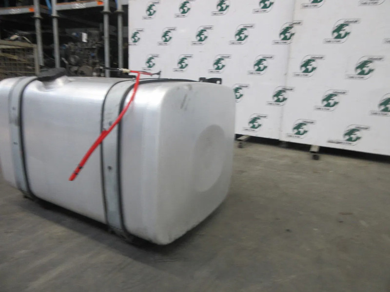 MAN 81.12201-6407 // 400 LITER MAN 26.320 EURO 6 MODEL 2016 - Fuel tank for Truck: picture 2 MAN 81.12201-6407 // 400 LITER MAN 26.320 EURO 6 MODEL 2016 - Fuel tank for Truck: picture 2