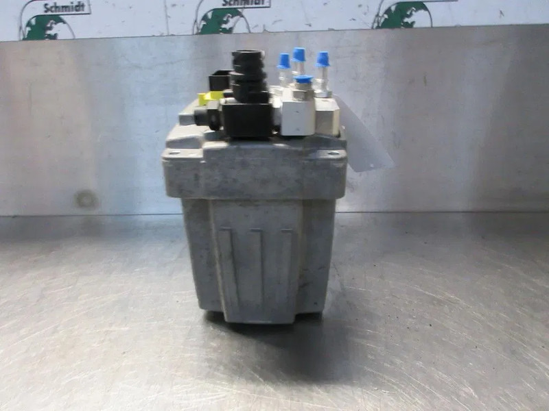 Fuel system for Truck MAN 81.15403-6157 // 81.15403-6146 // 81.15403-6165 // 81.15403-6139 // 81.15403-6138: picture 9
