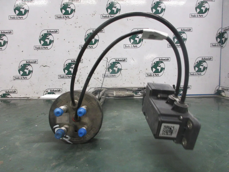 MAN 81.15408-6097 // 81.15408-6103 AD BLUE AANZUIG SYSTEEM MAN 18.460 MODEL 2021 - Fuel system for Truck: picture 2 MAN 81.15408-6097 // 81.15408-6103 AD BLUE AANZUIG SYSTEEM MAN 18.460 MODEL 2021 - Fuel system for Truck: picture 2