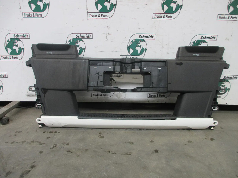 MAN 81.41610-5747 // 81.41610-5742 // 81.41610-6659 BUMPER DEEL TGM EURO 6 - Bumper for Truck: picture 3 MAN 81.41610-5747 // 81.41610-5742 // 81.41610-6659 BUMPER DEEL TGM EURO 6 - Bumper for Truck: picture 3