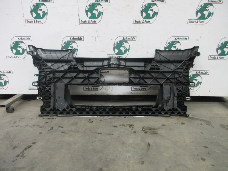 MAN 81.41610-5747 // 81.41610-5742 // 81.41610-6659 BUMPER DEEL TGM EURO 6 - Bumper for Truck: picture 4 MAN 81.41610-5747 // 81.41610-5742 // 81.41610-6659 BUMPER DEEL TGM EURO 6 - Bumper for Truck: picture 4