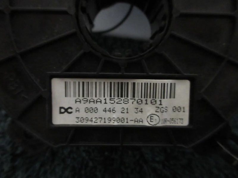 Mercedes-Benz A 000 446 21 34 MERCEDES KLOKVEER 2542 EURO 6 - Door and parts for Truck: picture 5 Mercedes-Benz A 000 446 21 34 MERCEDES KLOKVEER 2542 EURO 6 - Door and parts for Truck: picture 5